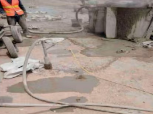 衡东水泥混凝土路面板底注浆技术 路面脱空注浆整治方案